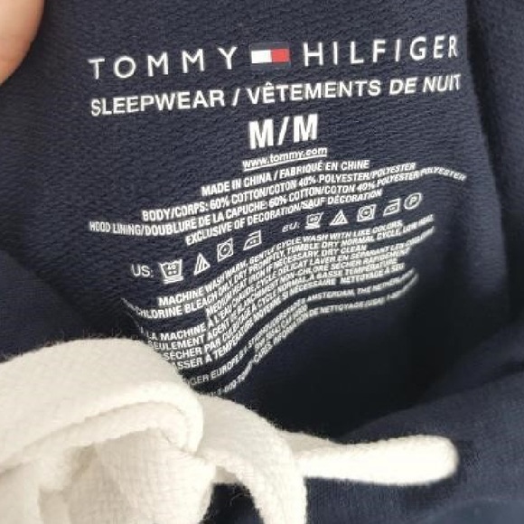 Tommy Hilfiger Sleepwear Top (M) - Picture 3 of 7